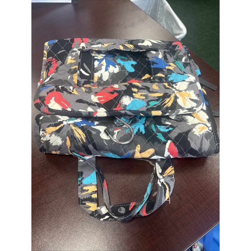 Vera Bradley hanging organizer in Splash Floral Pattern